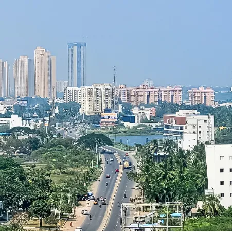 Easy access to key locations from villas in Akkarai